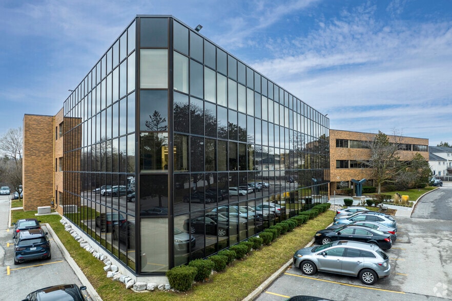 95 Barber Greene Rd, Toronto, ON for sale - Primary Photo - Image 1 of 1