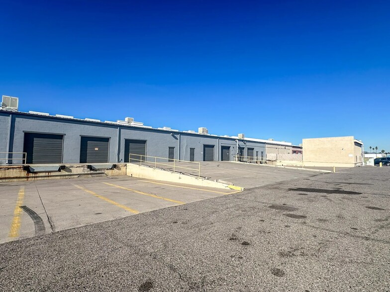 5555 N 51st Ave, Glendale, AZ for lease - Building Photo - Image 3 of 10