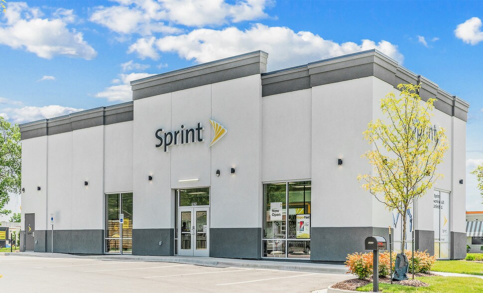 1626 W 23rd St, Lawrence, KS for sale - Building Photo - Image 1 of 1