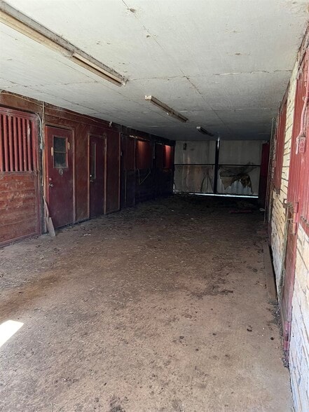 75 Hillandale Dr, Russellville, AL for sale - Building Photo - Image 2 of 7