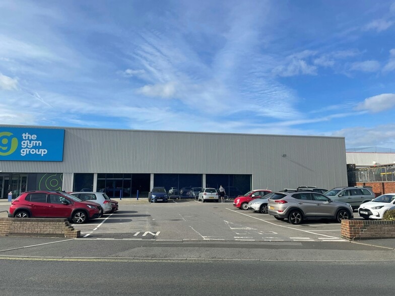 160-160B Southampton Rd, Titchfield for lease - Building Photo - Image 1 of 6