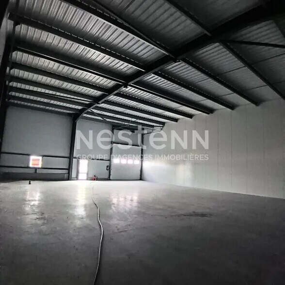 Flex in Vannes for lease - Building Photo - Image 3 of 4