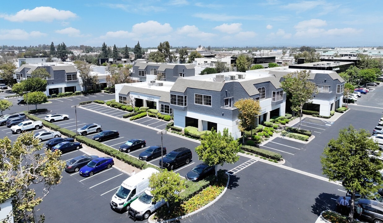 1590 N Batavia St, Orange, CA 92867 - Unit 1 - - Interior Photo - Image 1 of 2