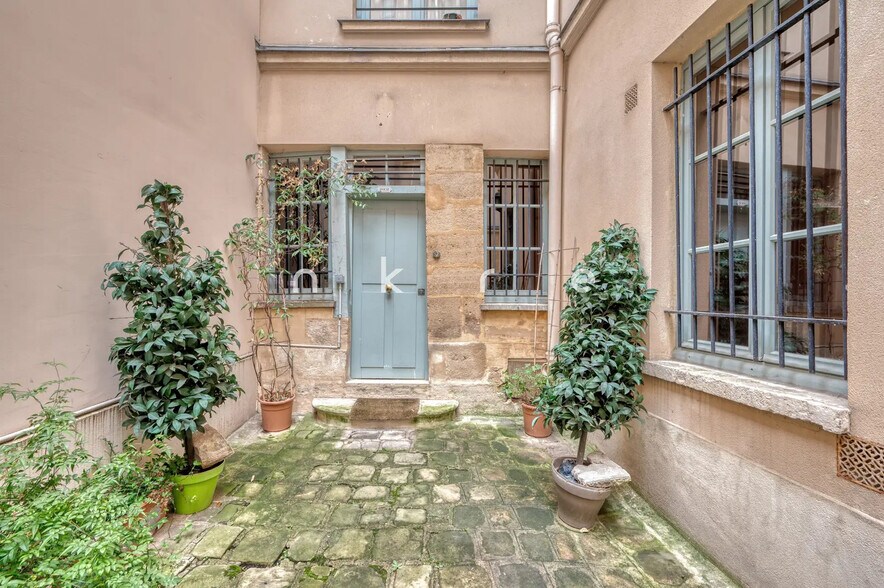 Office in Paris for lease - Building Photo - Image 2 of 13