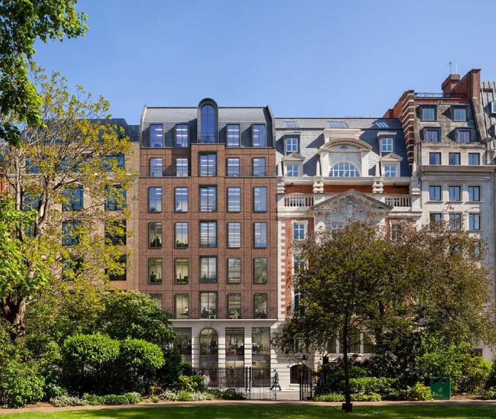 26 St. James's Sq, London for sale - Primary Photo - Image 1 of 1