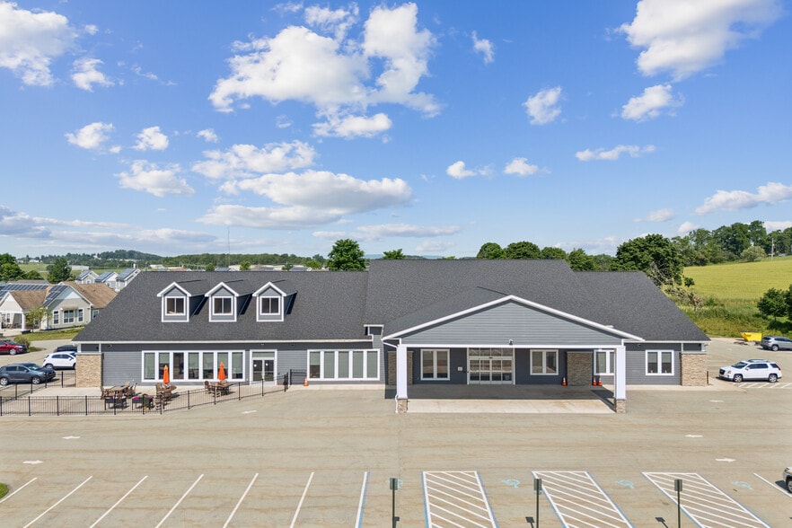 1495 N Center Ave, Somerset, PA for sale - Building Photo - Image 1 of 6