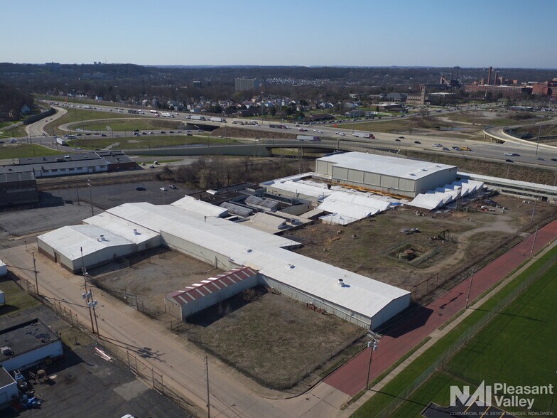 96 E Crosier St, Akron, OH for sale - Interior Photo - Image 3 of 7