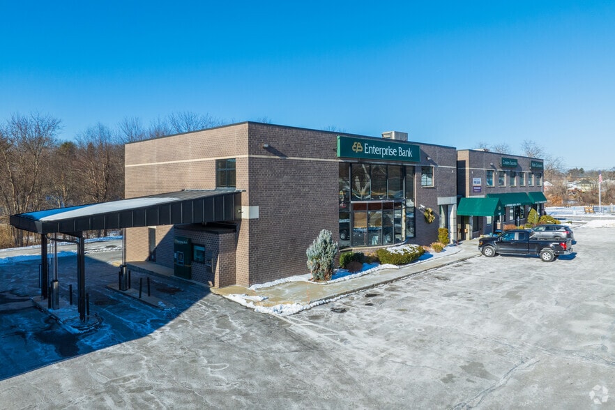 1168 Lakeview Ave, Dracut, MA for lease - Primary Photo - Image 1 of 5