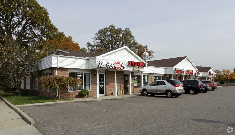 25102570 12 Mile Rd, Berkley, MI 48072