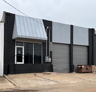 2404 Irving Blvd, Dallas, TX for lease - Building Photo - Image 1 of 2