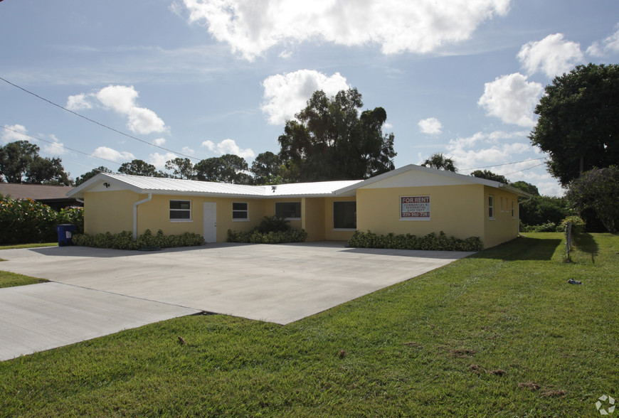 5460 Bayshore Rd, North Fort Myers, FL for sale - Building Photo - Image 3 of 4