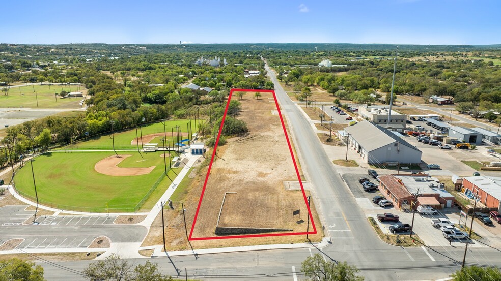 711 Avenue N, Marble Falls, TX for sale - Building Photo - Image 2 of 6