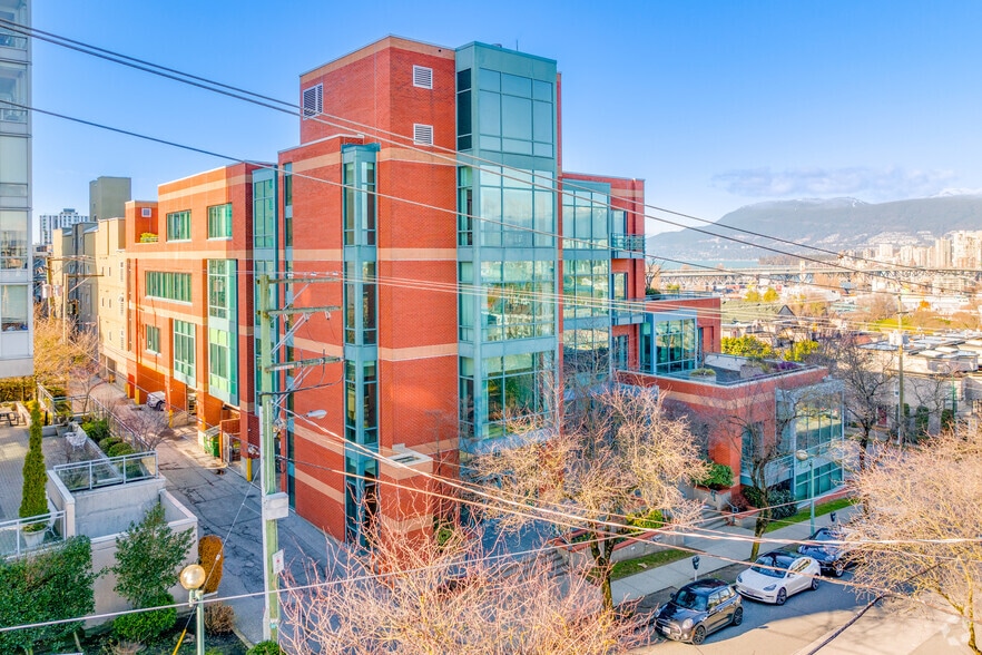 2433 Spruce St, Vancouver, BC for lease - Building Photo - Image 3 of 6