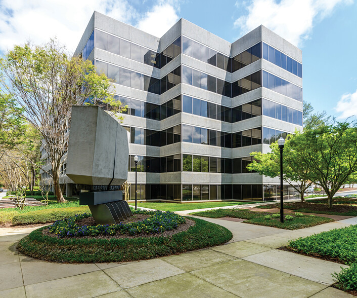 2302 Parklake Dr, Atlanta, GA for lease - Building Photo - Image 1 of 5