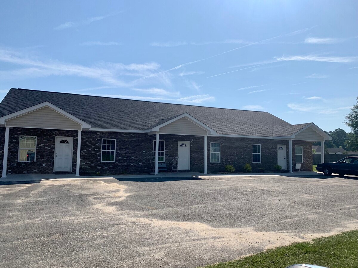 Stage Properties / Beach Haven Apartment Baxley, GA for Sale