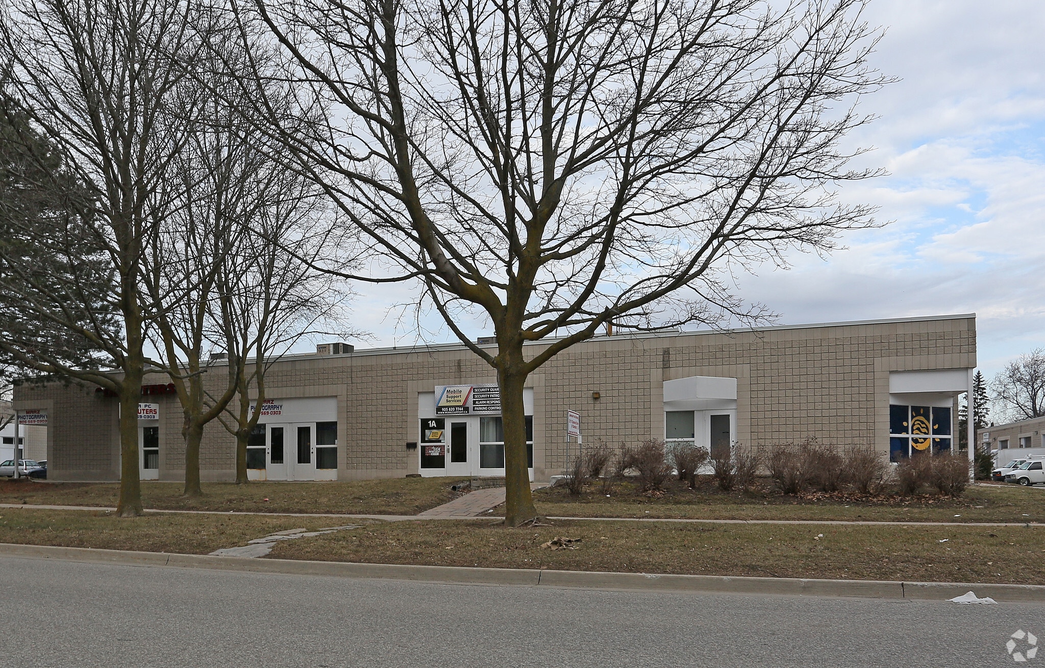 2485 Dunwin Dr, Mississauga, ON for lease Primary Photo- Image 1 of 7