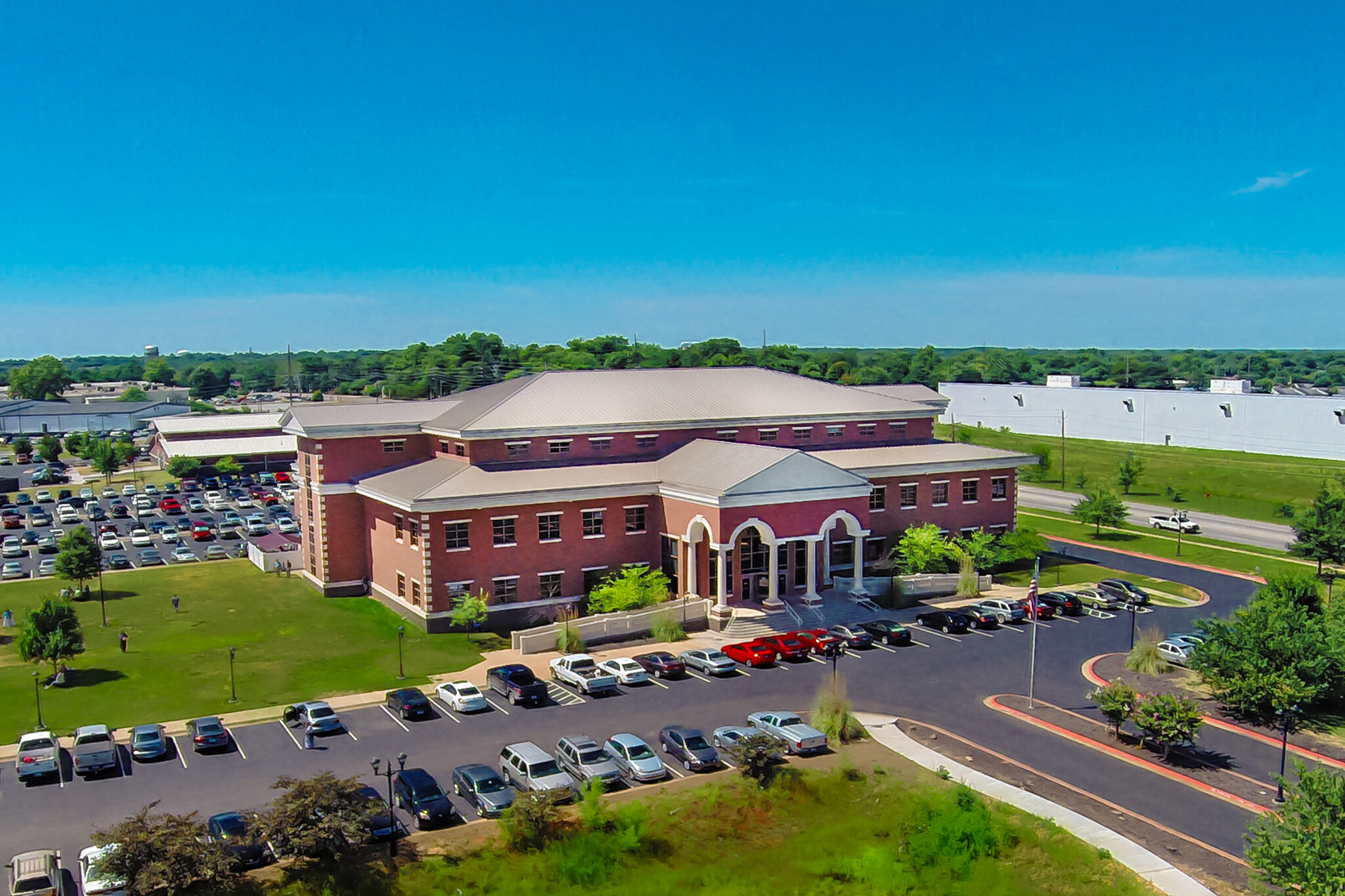 710 W Roselawn Dr, Rogers, AR for lease Building Photo- Image 1 of 10