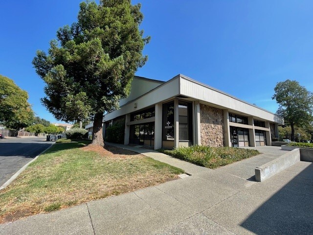 1333-1339 Oliver Rd, Fairfield, CA for lease - Building Photo - Image 2 of 6