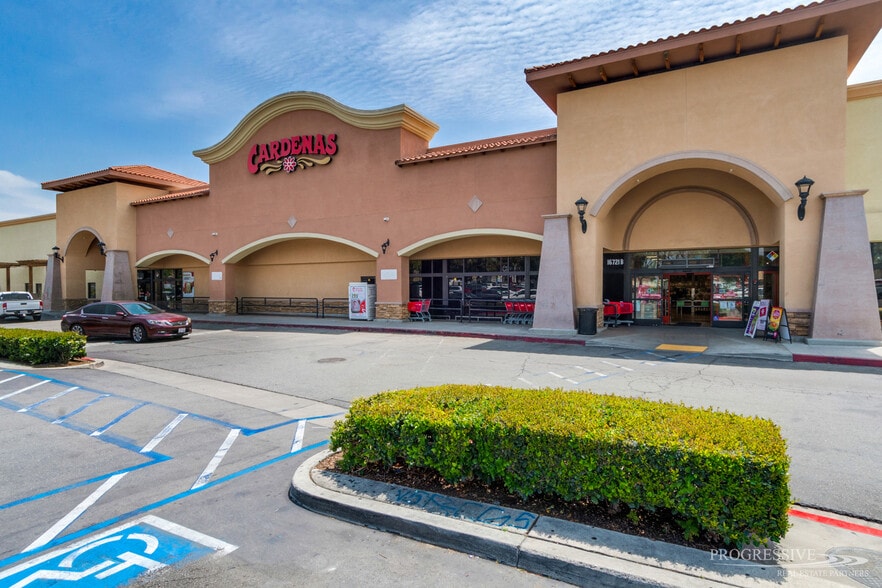 16755-16873 Valley Blvd, Fontana, CA for lease - Building Photo - Image 2 of 34