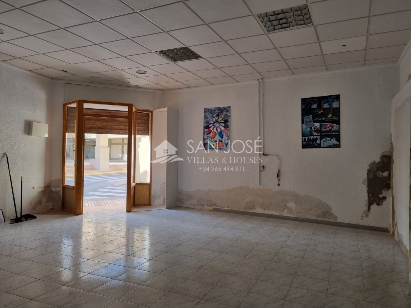 Retail in Alicante for lease Building Photo- Image 1 of 7