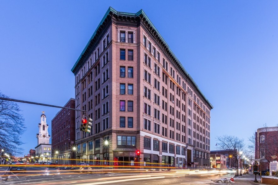 11 Lawrence St, Lawrence, MA 01840