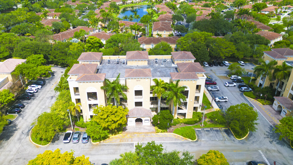 12781 Miramar Pkwy, Miramar, FL for sale - Primary Photo - Image 1 of 1