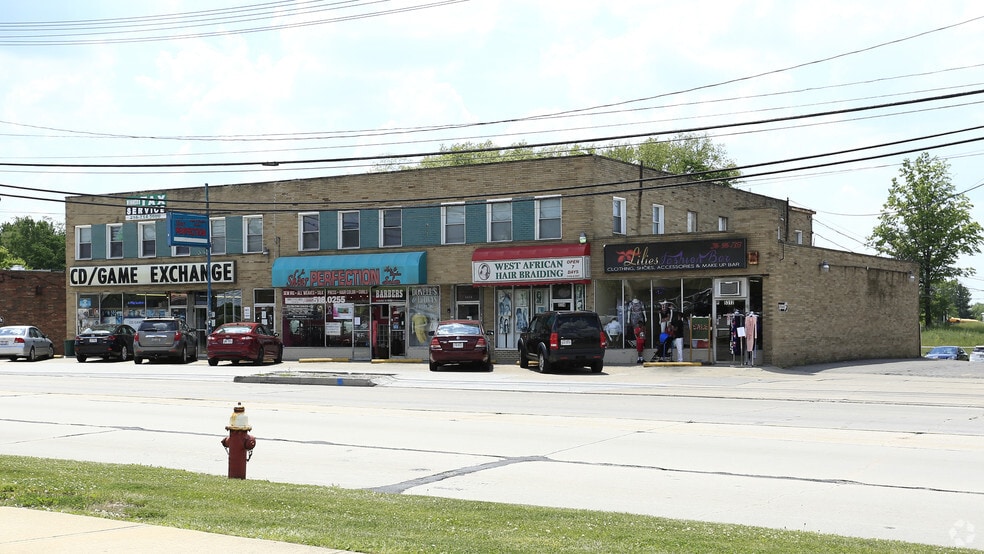 5312-5328 Warrensville Center Rd, Maple Heights, OH for lease - Building Photo - Image 2 of 2