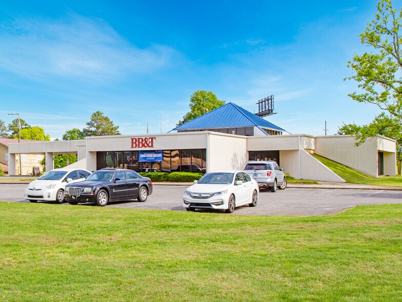 404 Hamric Dr E, Oxford, AL for sale - Building Photo - Image 1 of 1