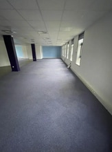 Office in Rueil-Malmaison for lease Interior Photo- Image 1 of 11