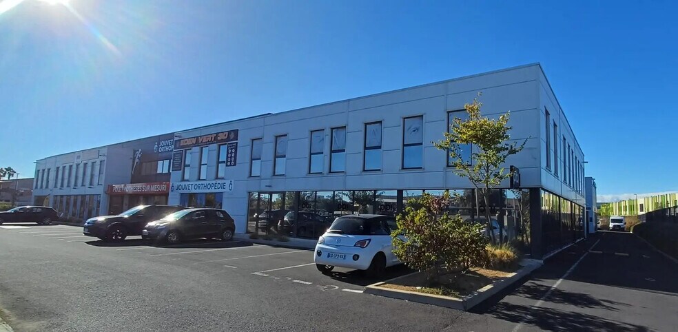 Office in Mauguio for lease - Building Photo - Image 1 of 9