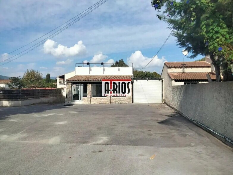 Flex in Le Pradet for lease - Building Photo - Image 2 of 13