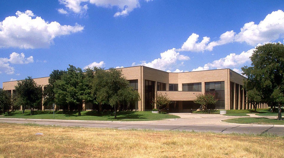 8615 Freeport Pky, Irving, TX for lease - Building Photo - Image 1 of 10