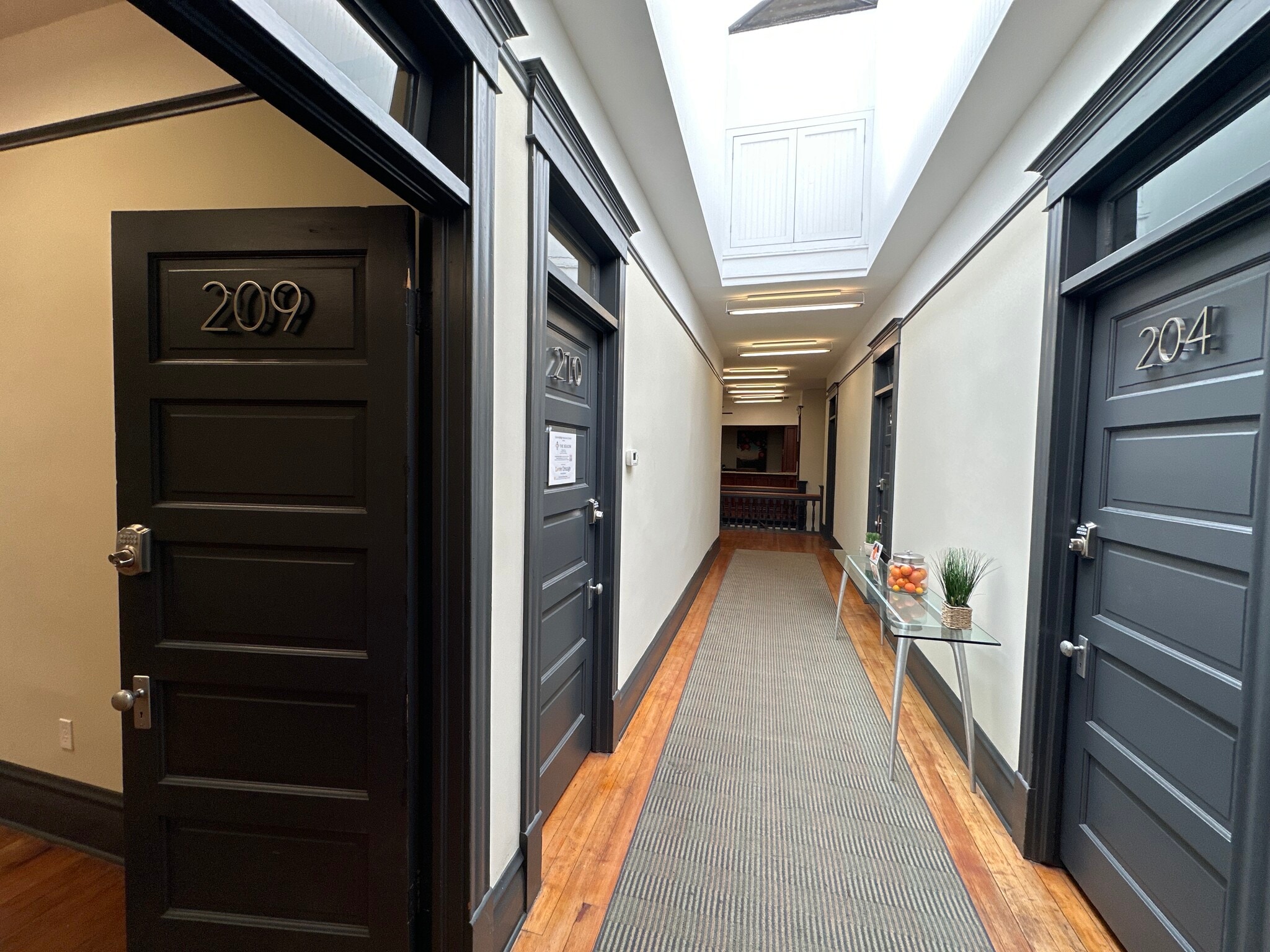 30-36 Plaza Sq, Orange, CA for lease Interior Photo- Image 1 of 17
