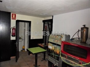 Retail in Sant Boi de Llobregat, Barcelona for lease Interior Photo- Image 2 of 4