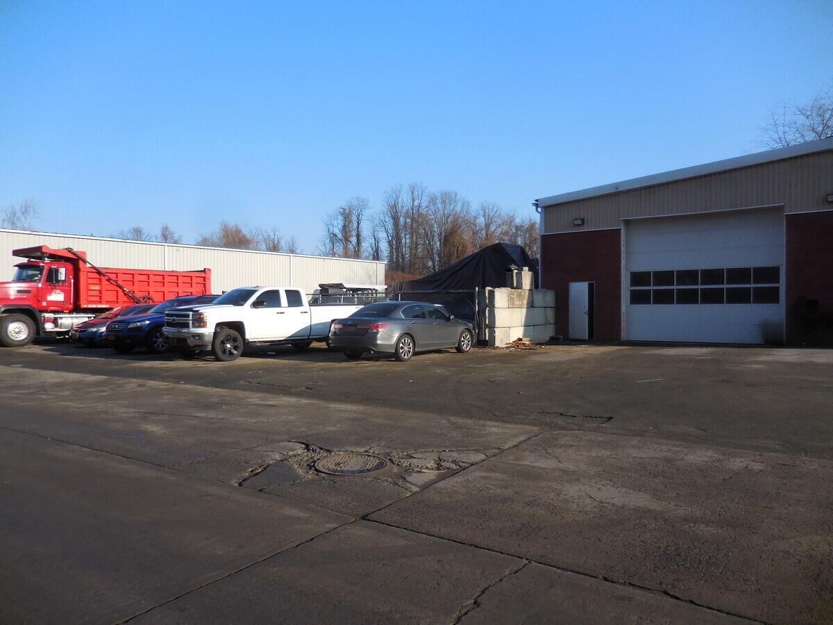 3228 E Albany Post Rd, Buchanan, NY 10511