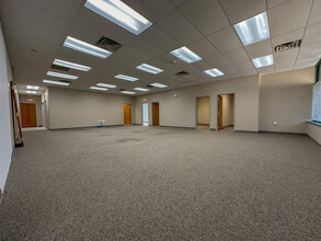 3130 Chatham Rd, Springfield, IL for lease Interior Photo- Image 1 of 20