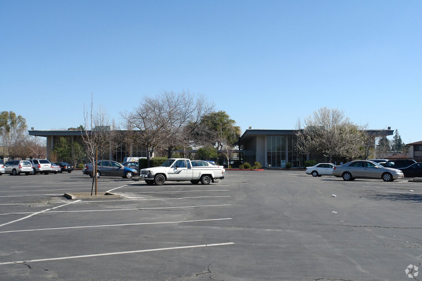 7275 E Southgate Dr, Sacramento, CA 95823