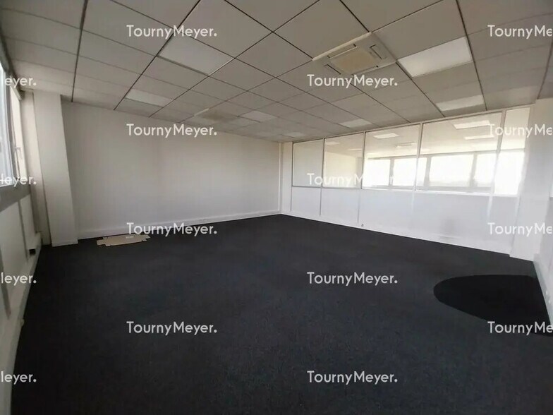 Office in Blagnac for lease - Building Photo - Image 3 of 5