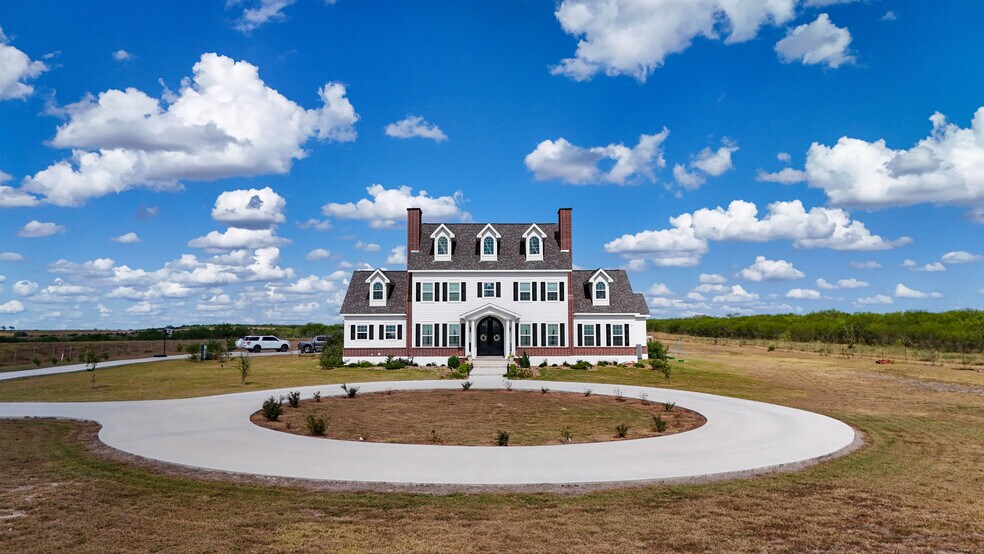 741 County Road 159, Kenedy, TX for sale - Primary Photo - Image 1 of 36