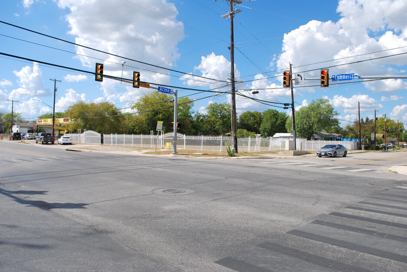 103 Acme Rd, San Antonio, TX 78237