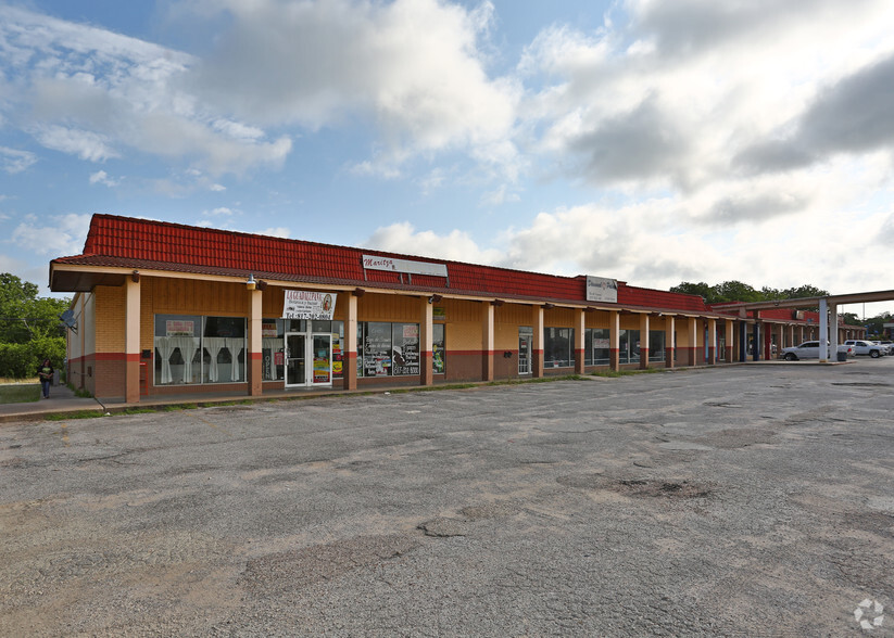 100-118 Williams Ave, Cleburne, TX for sale - Primary Photo - Image 1 of 1