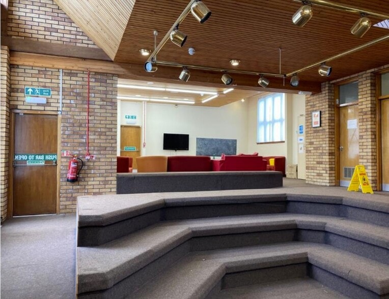 1-7 Townhead, Ayr for sale - Interior Photo - Image 2 of 2