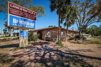 5001 4th St N, Saint Petersburg, FL for lease Building Photo- Image 1 of 25