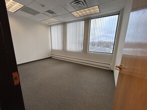 115 S Wilke Rd, Arlington Heights, IL for lease Interior Photo- Image 2 of 4