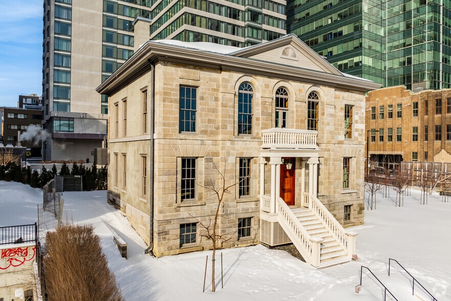 1395 Av Overdale, Montréal, QC for sale - Building Photo - Image 1 of 1