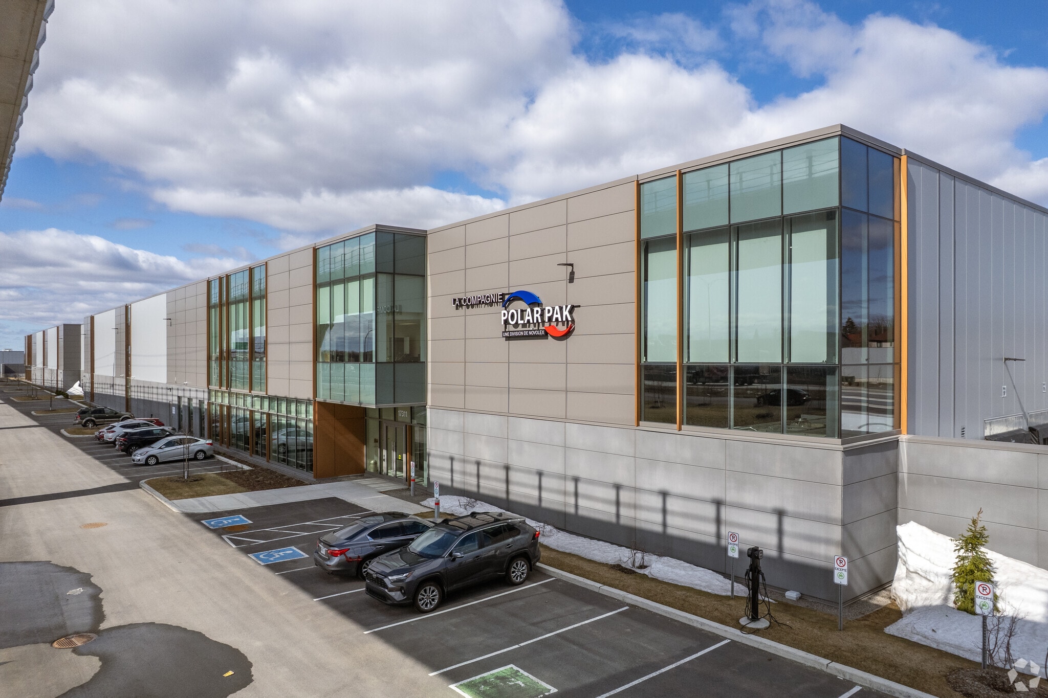 Aut Transcanada, Kirkland, QC for lease Building Photo- Image 1 of 21