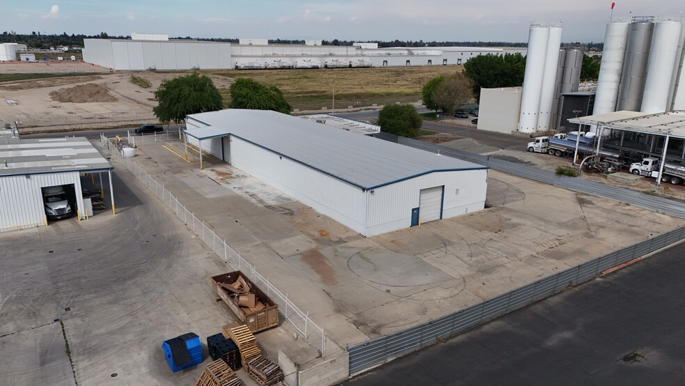 863 E Levin Ave, Tulare, CA for lease - Building Photo - Image 3 of 6