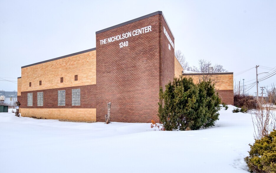 1240 N Main St, Niles, OH for sale - Building Photo - Image 1 of 1