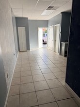 127 Tampa Ave E, Venice, FL for lease Interior Photo- Image 2 of 5