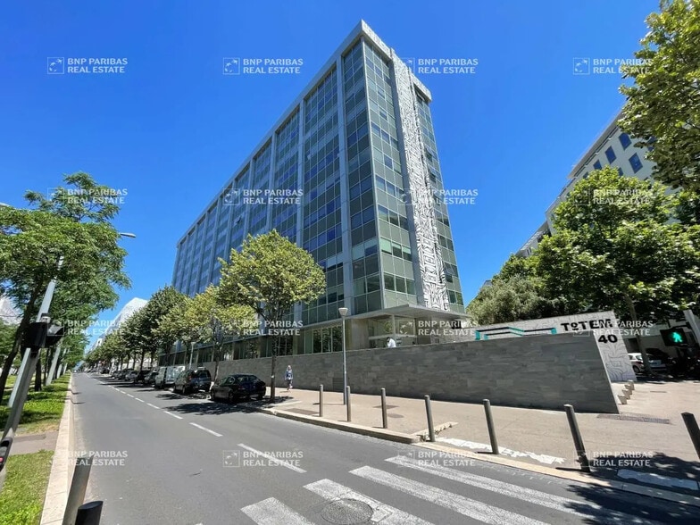 Office in Marseille for lease - Building Photo - Image 1 of 13